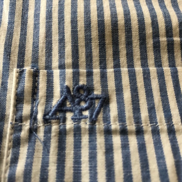 Aeropostale Button Up - Picture 3 of 5